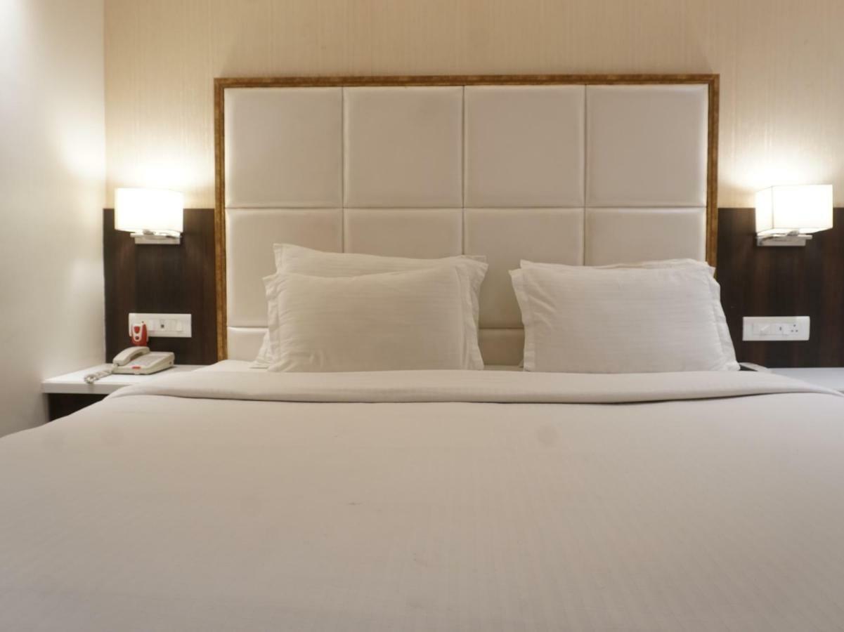 Palette Four Seasons Recreation Resort Jalgaon Exterior foto